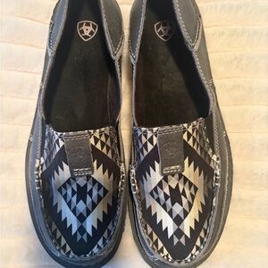 Ariat Black and Gray Patterned Cruisers. As New!